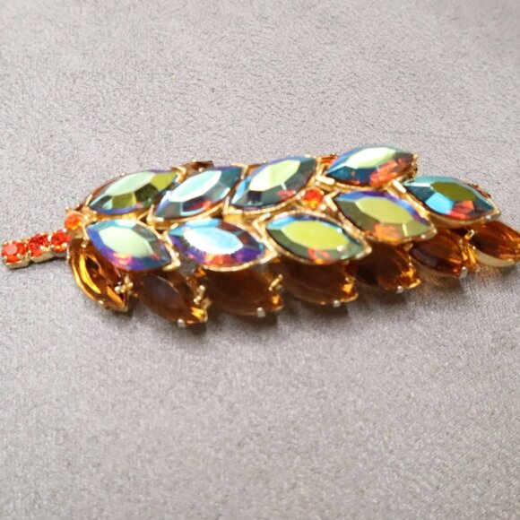 Juliana Rhinestone Leaf Brooch: Vintage 1960s Fall Statement Pin - Picture 2 of 11